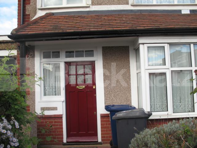 			All Bills Included!, 2 Bedroom, 1 bath, 1 reception Maisonette			 Brookhill Road, New Barnet